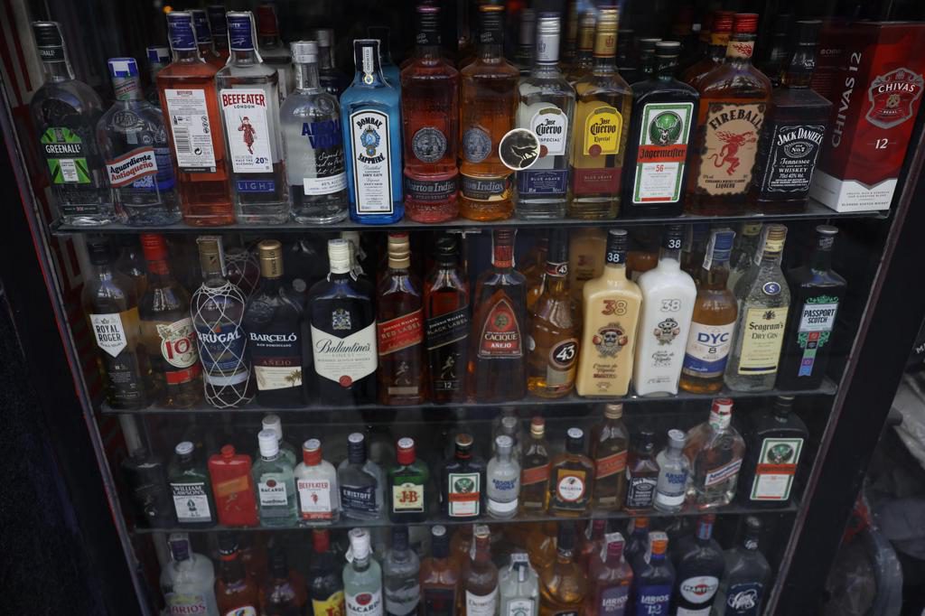 Camuy anuncia que prohibirá consumo de bebidas alcohólicas en gasolineras e inmediaciones