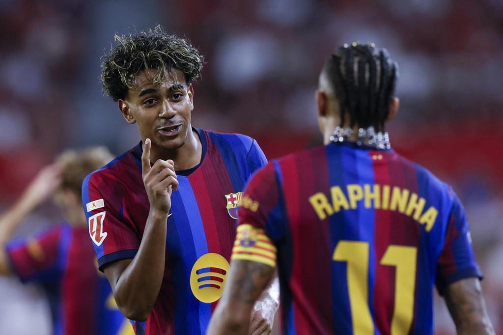 Raphinha entra en el territorio de Messi y Cristiano