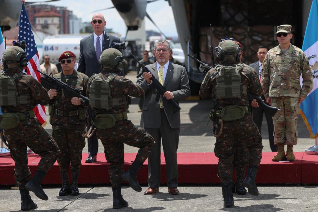 Guatemala recibe armas de EE.UU. por 5 millones de dólares tras 47 años de embargo