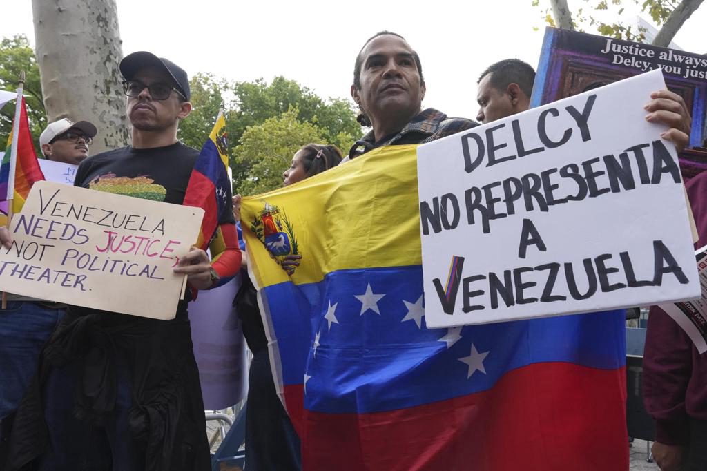 Opositores venezolanos protestan en rechazo a la participación de Delcy Rodríguez ante ONU