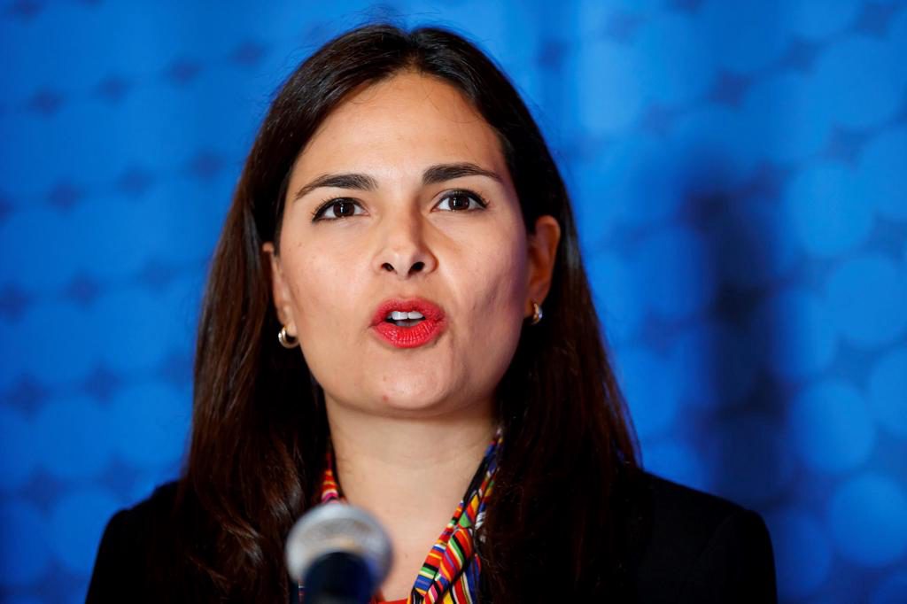 El bajo crecimiento y la deuda presionan el perfil fiscal de México, advierte Moody’s