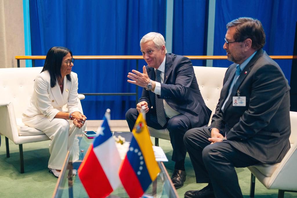 Kast y Delcy Rodríguez se reunirán esta tarde en Nueva York, un día antes de lo previsto