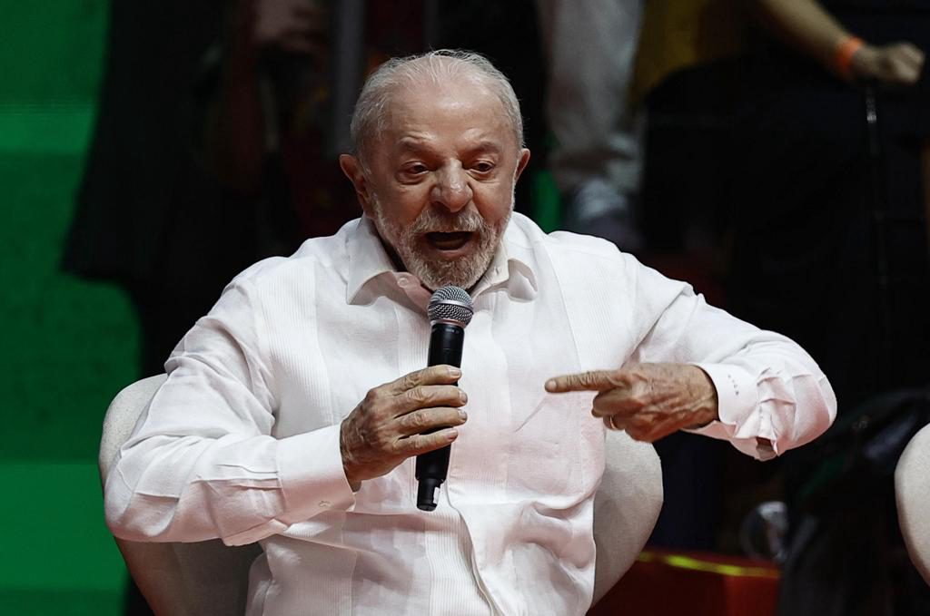 Lula reivindica la soberanía de Brasil y llama a los artistas a defender la democracia
