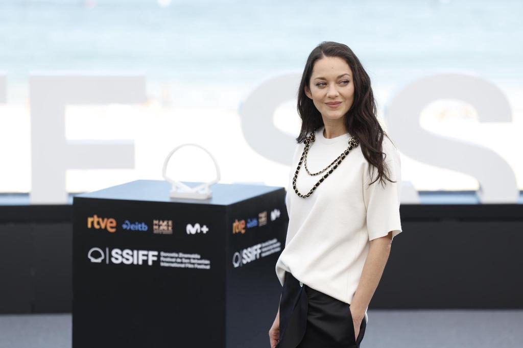 Cotillard: «Me da miedo emocionarme con un actor hecho con IA, de momento parecen patatas»