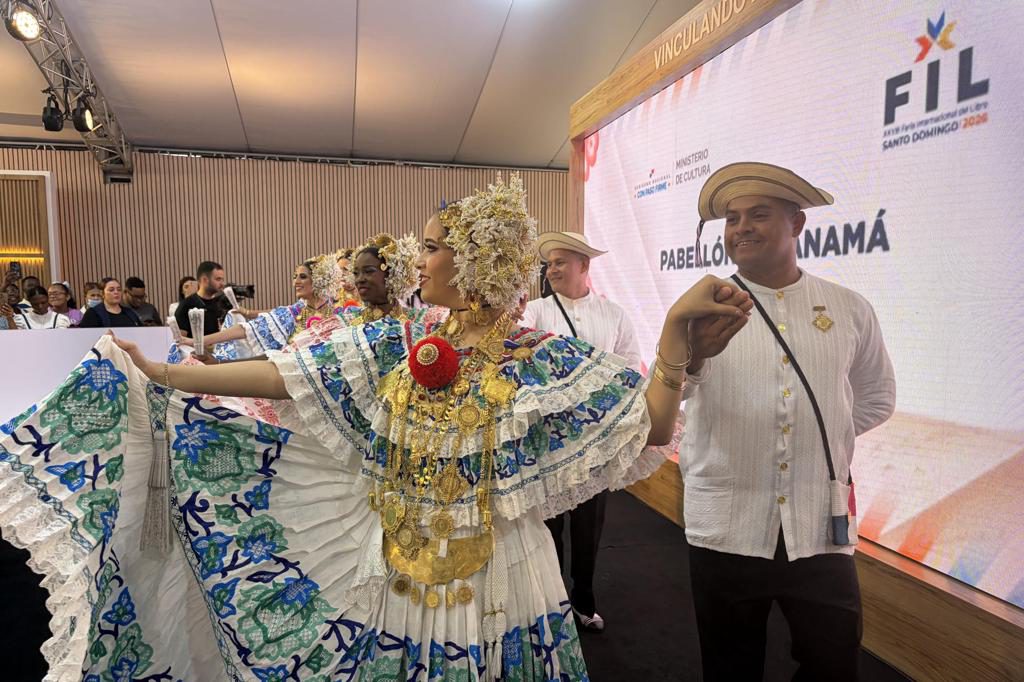 Panamá inaugura su pabellón como país invitado de la Feria del Libro de Santo Domingo