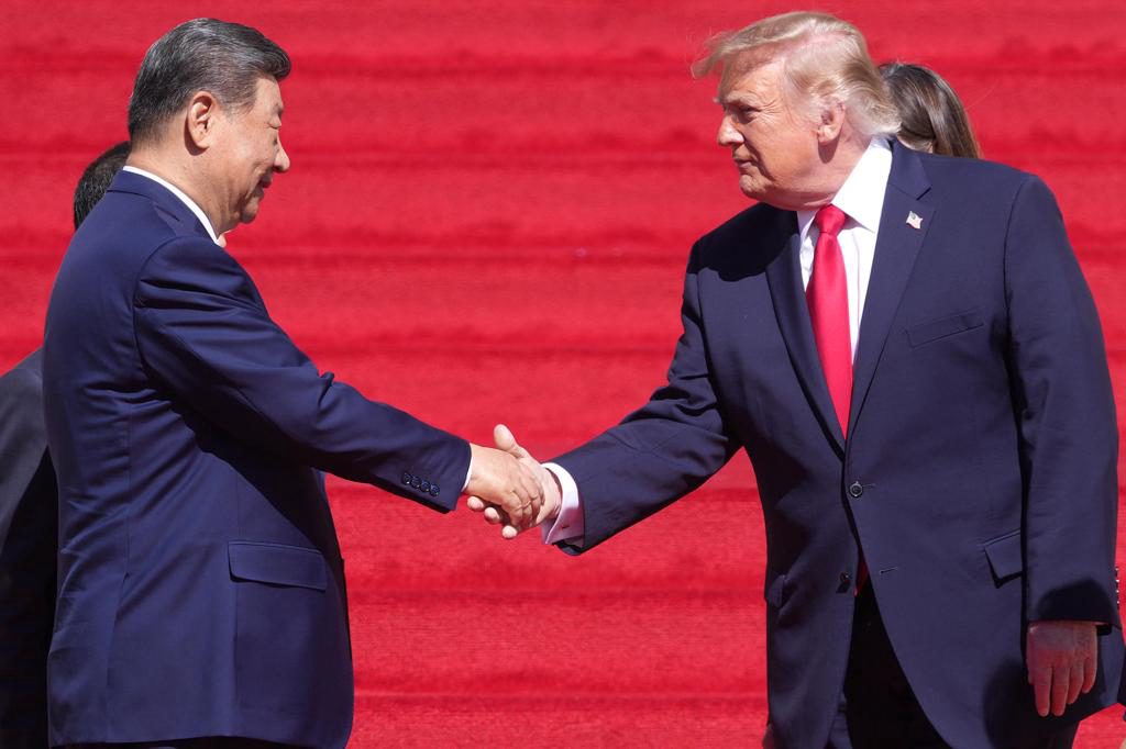Xi cierra viaje a EEUU ojeando la Declaración de Derechos o la Constitución estadounidense