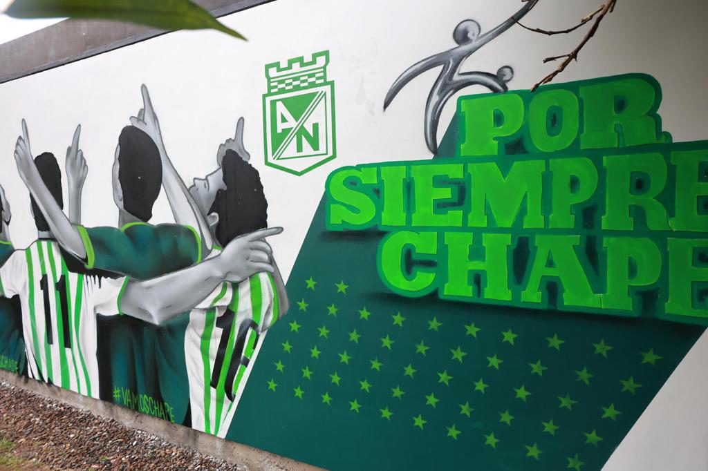 El Atlético Nacional desvela un mural en su sede deportiva en homenaje al Chapecoense
