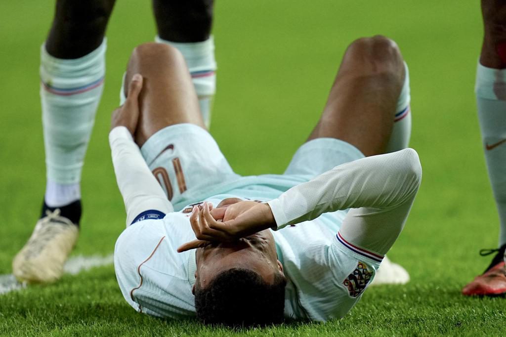 Mbappe sufre «una lesión tendinosa» y está descartado para el resto de la concentración