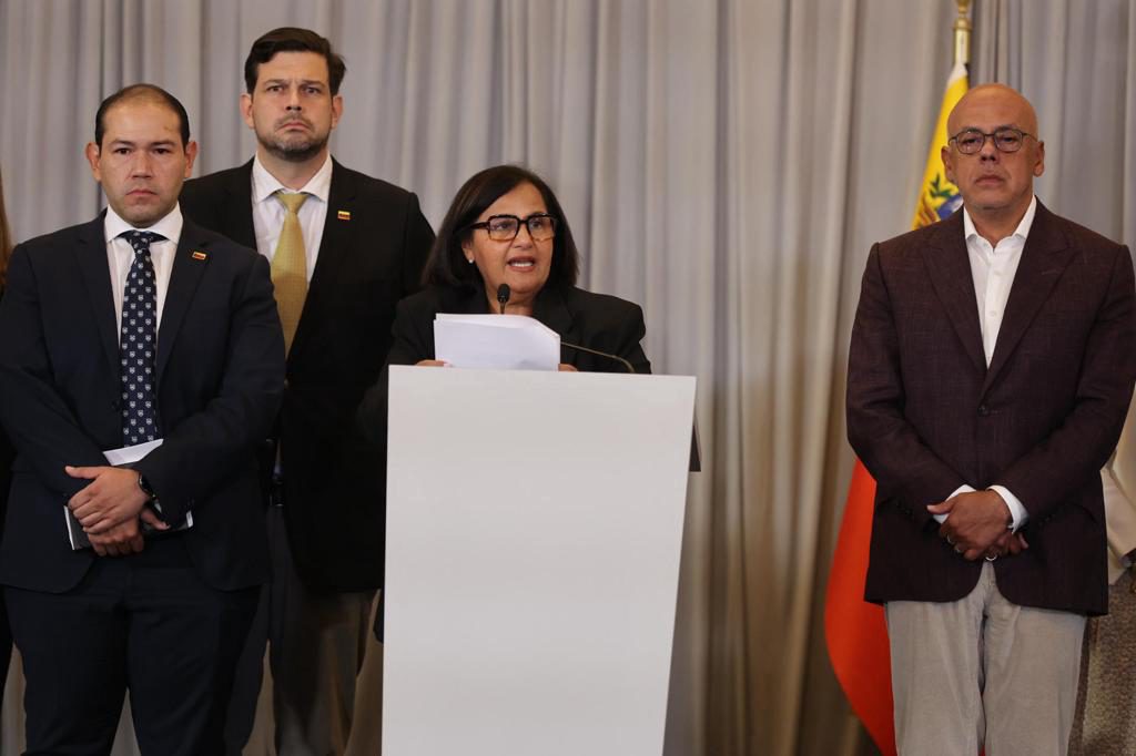Chavismo y oposición acuerdan en diálogo comité para evaluar a los candidatos al Supremo