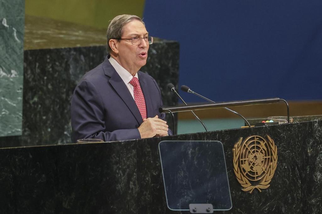 Cuba dice que “está abierta a relaciones comerciales y de negocios con compañías” de EEUU