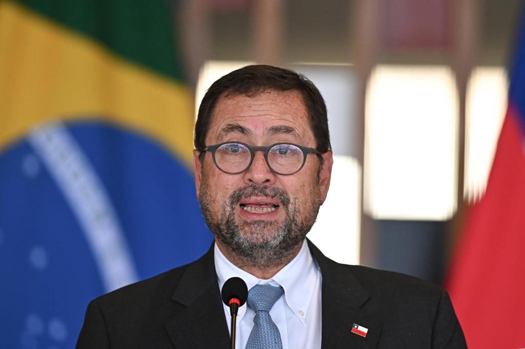 Canciller enfrenta histórica interpelación parlamentaria por la política exterior de Chile