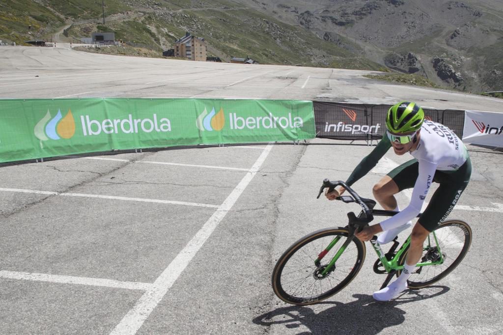 El español Abel Balderstone (Caja Rural) termina segundo en la primera etapa de montaña
