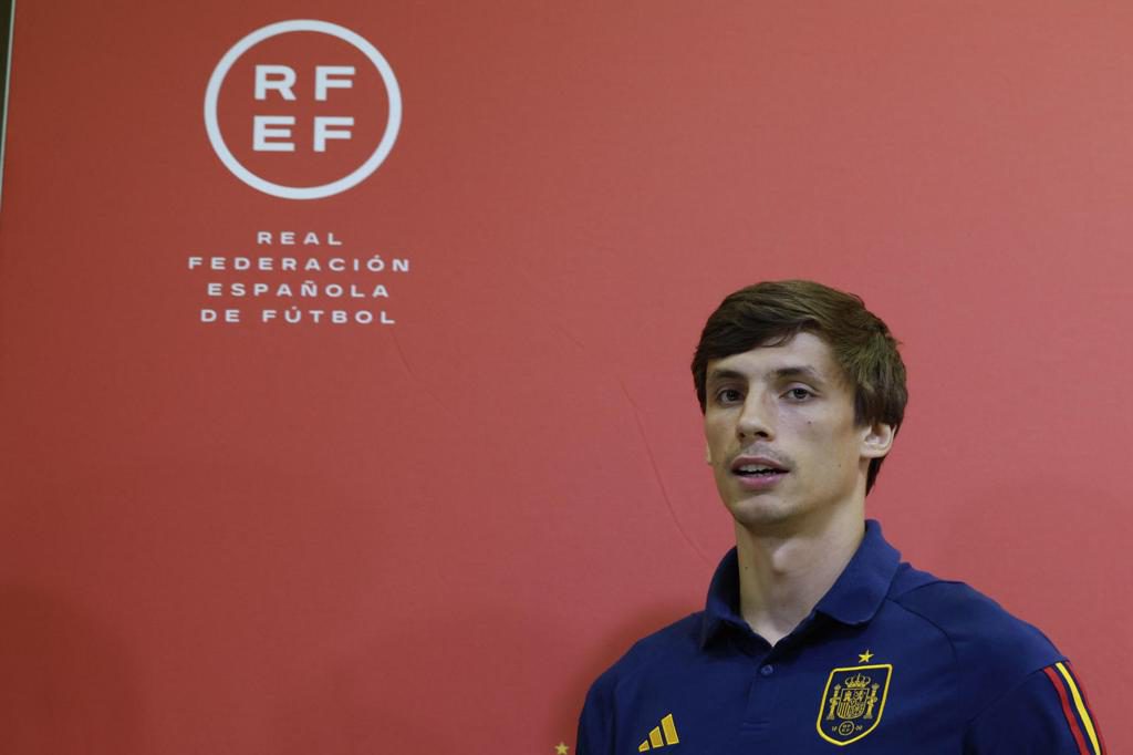 De la Fuente ya dispone de Le Normand y ultima detalles para recibir a Croacia