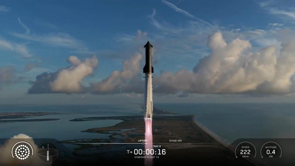 La nave Starship ameriza con éxito después de su primer viaje orbital