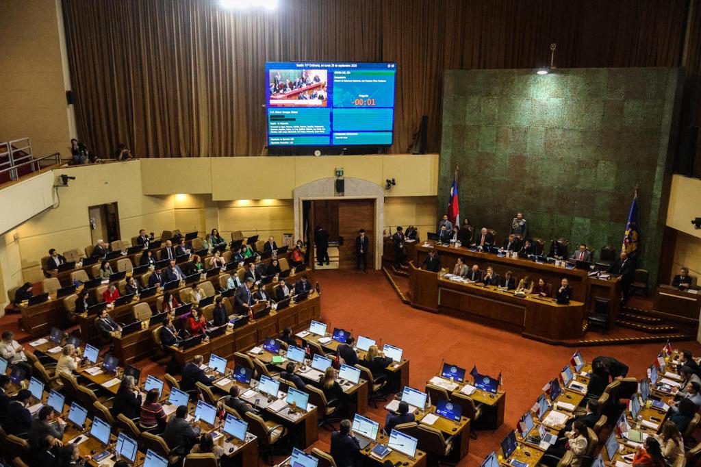 Congreso chileno interpela inéditamente al canciller por entrar al Escudo de las Américas