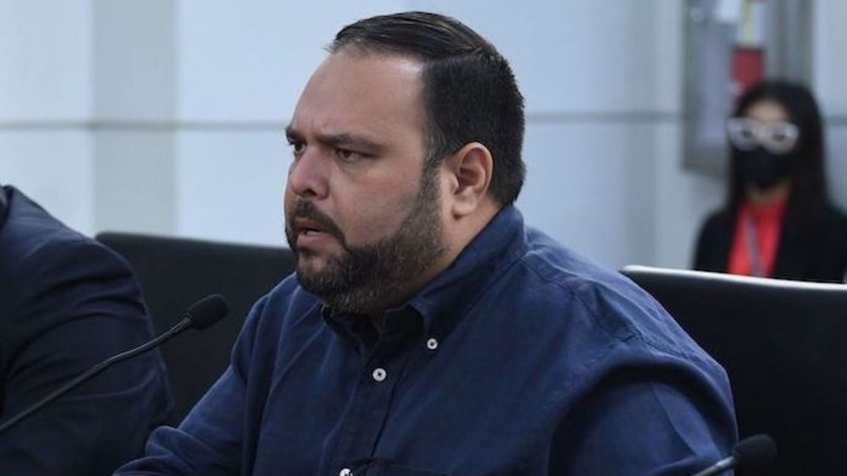 Tras pesquisa senatorial, Adolfo Rodríguez Burgos anuncia que hará públicos sus contratos gubernamentales