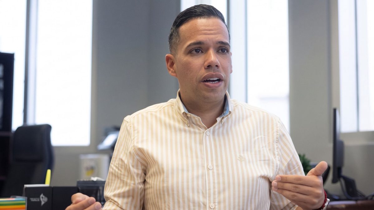 Alberto Fradera deja la subadministración de la AVP entre versiones de despido y renuncia oficial