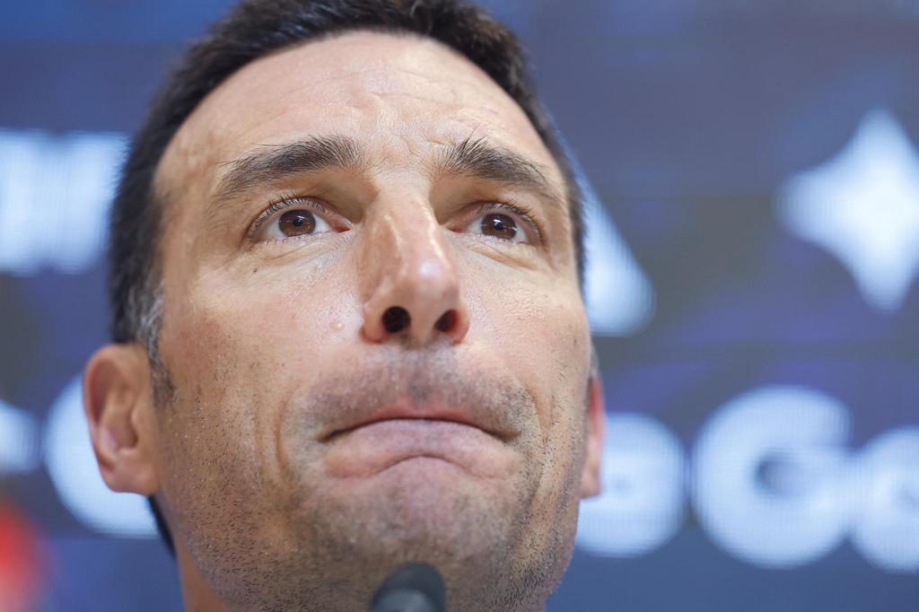 Scaloni alinea a Romero como capitán y a Alvarez y Martínez en la delantera contra Bolivia