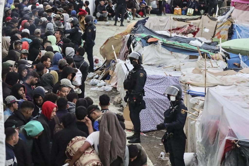 Dos meses después de la entrada masiva de migrantes, Ceuta ansía volver a la normalidad