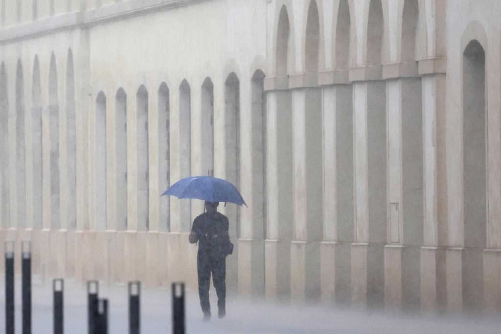 Dos departamentos en alerta roja en el sur de Francia por fuertes lluvias