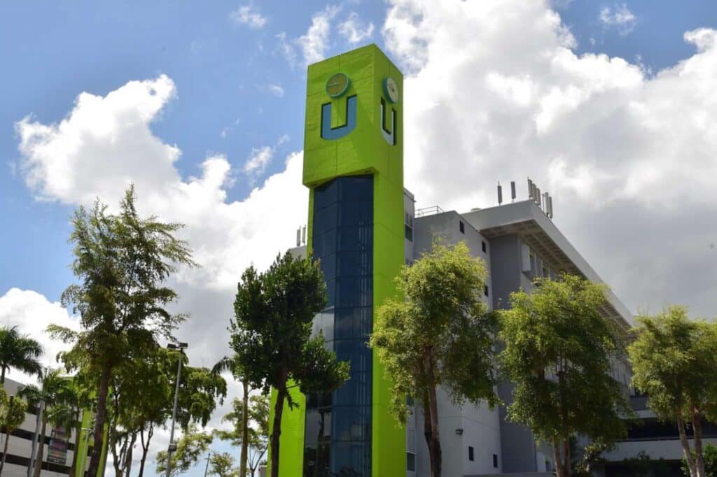 Desalojan la Universidad Interamericana en Cupey y edificios cercanos por posible emanación de gas