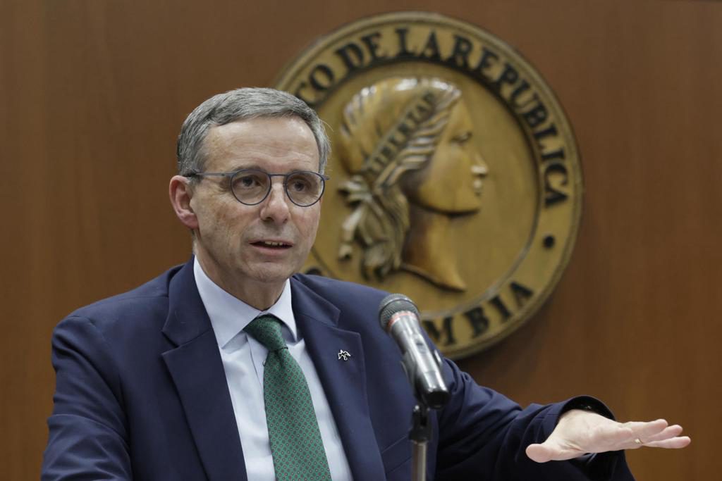 El Gobierno colombiano afirma que sus contactos con el FMI giran en torno al ajuste fiscal