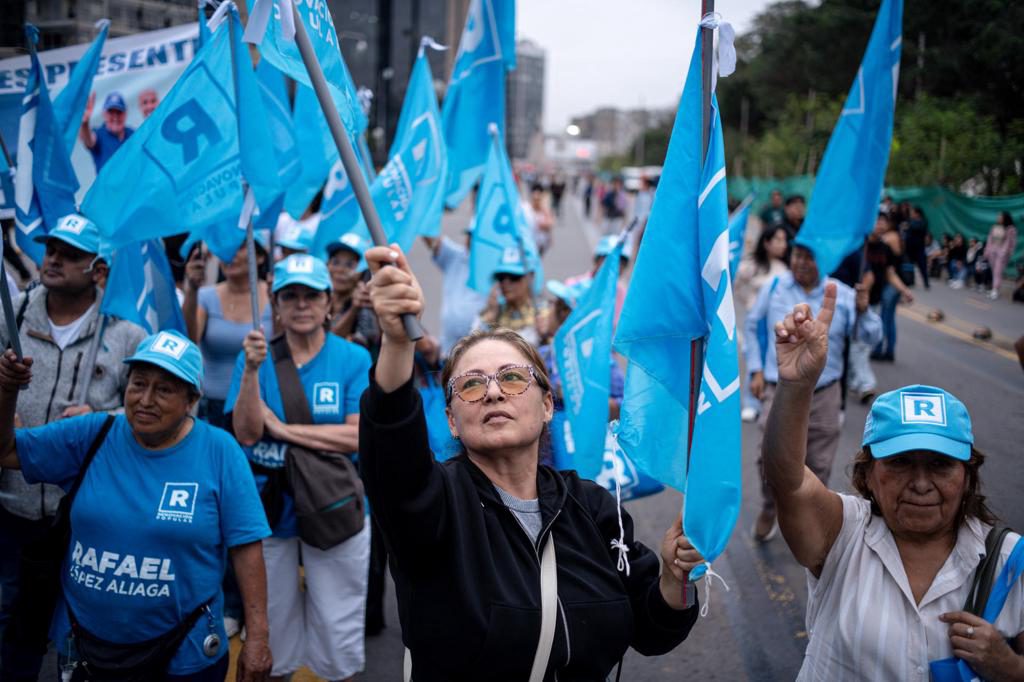 Campaña electoral en Perú concluye con ultraderechista como favorito para alcalde de Lima