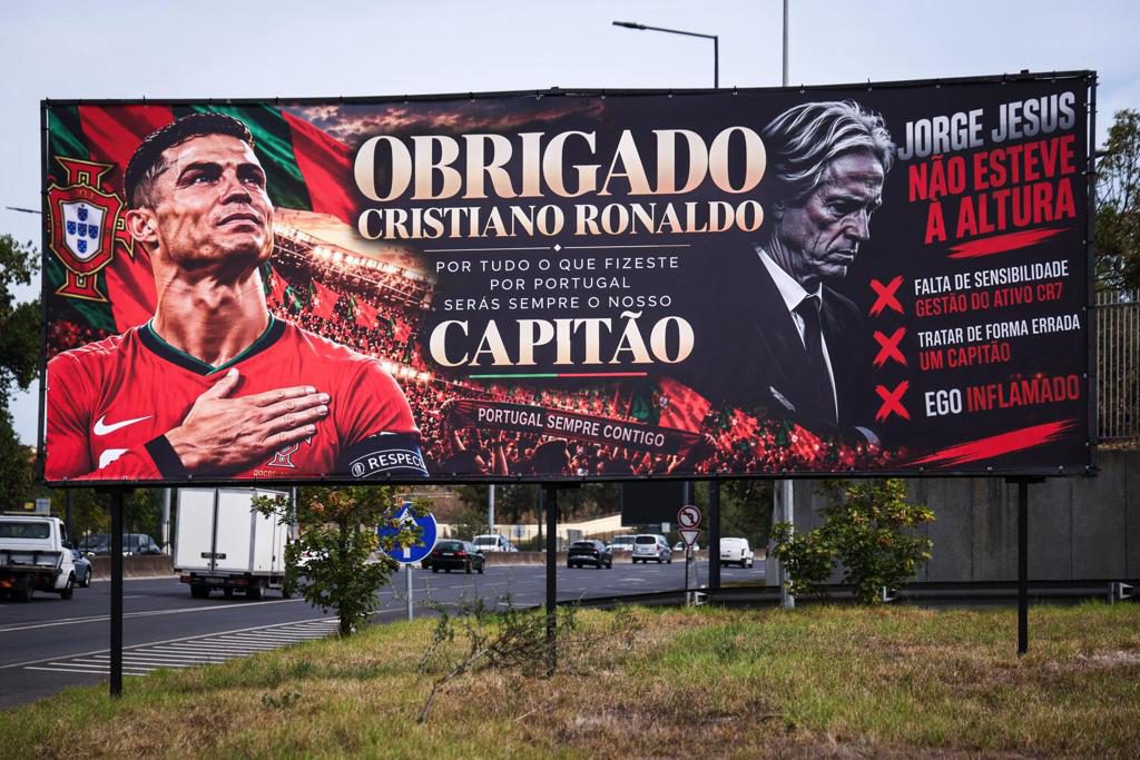 «Serás siempre nuestro capitán», pancartas en torno a Lisboa apoyan a Cristiano Ronaldo