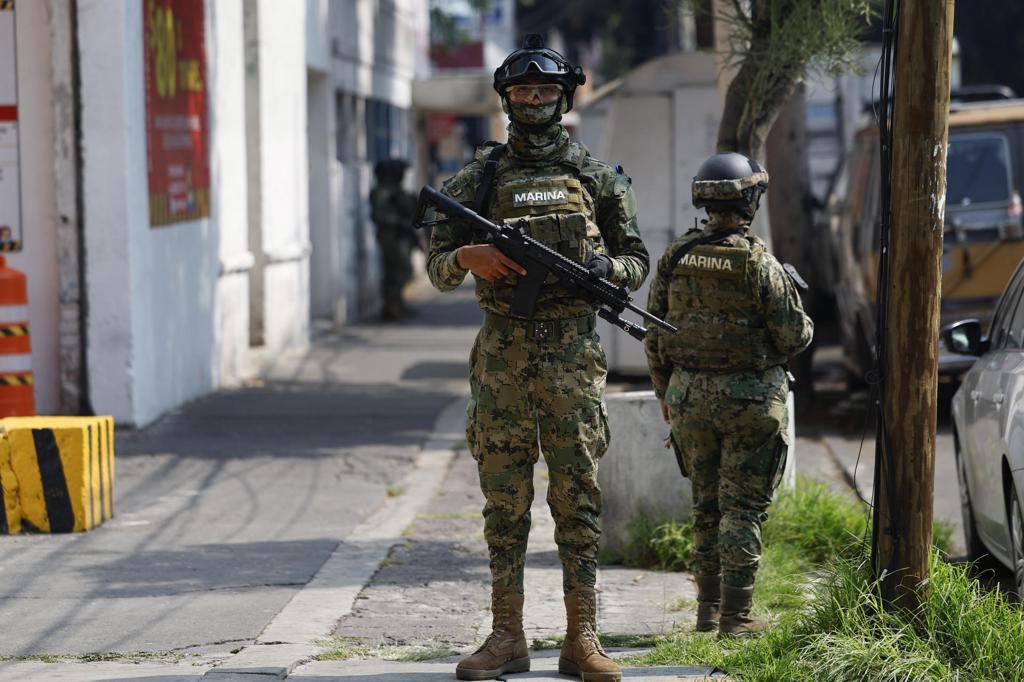 México detiene a excapitán de Marina investigado por tráfico ilegal de hidrocarburos