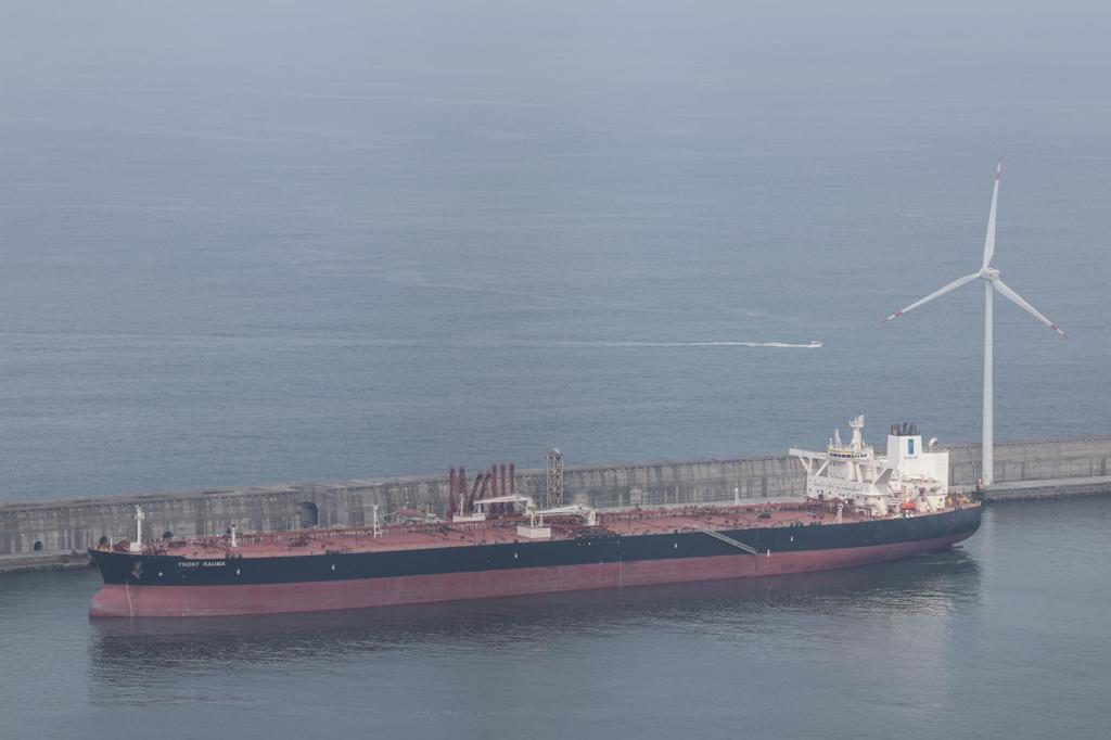 El petróleo de Texas cierra en 91 dólares una semana a la baja, pendiente de Oriente Medio