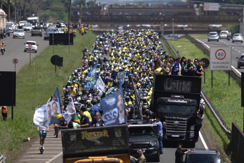 El bolsonarismo saca músculo con una marcha de miles de motos antes de las elecciones