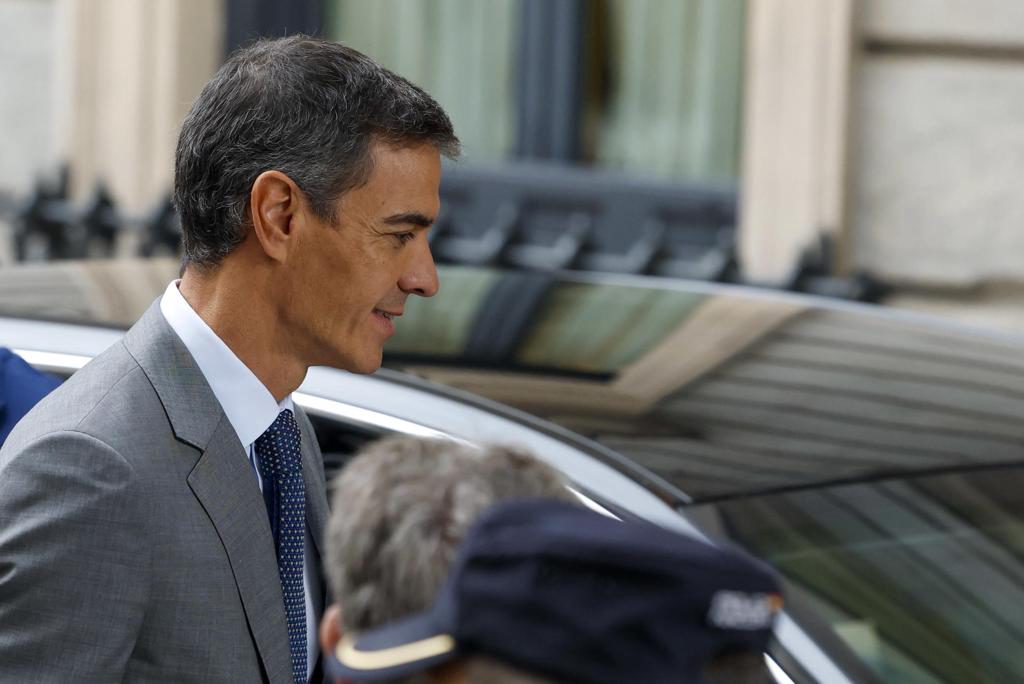 Sánchez mantiene contactos sobre convocatoria electoral con todos los escenarios abiertos