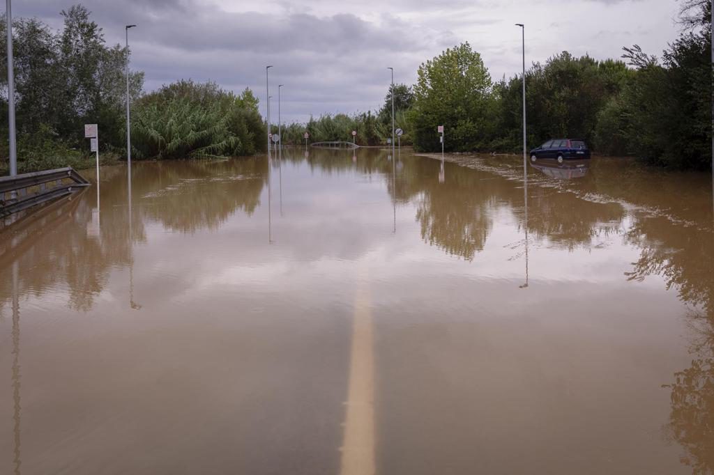 Un insólito temporal «tropical» en Cataluña causa dos muertos y deja récords de lluvia