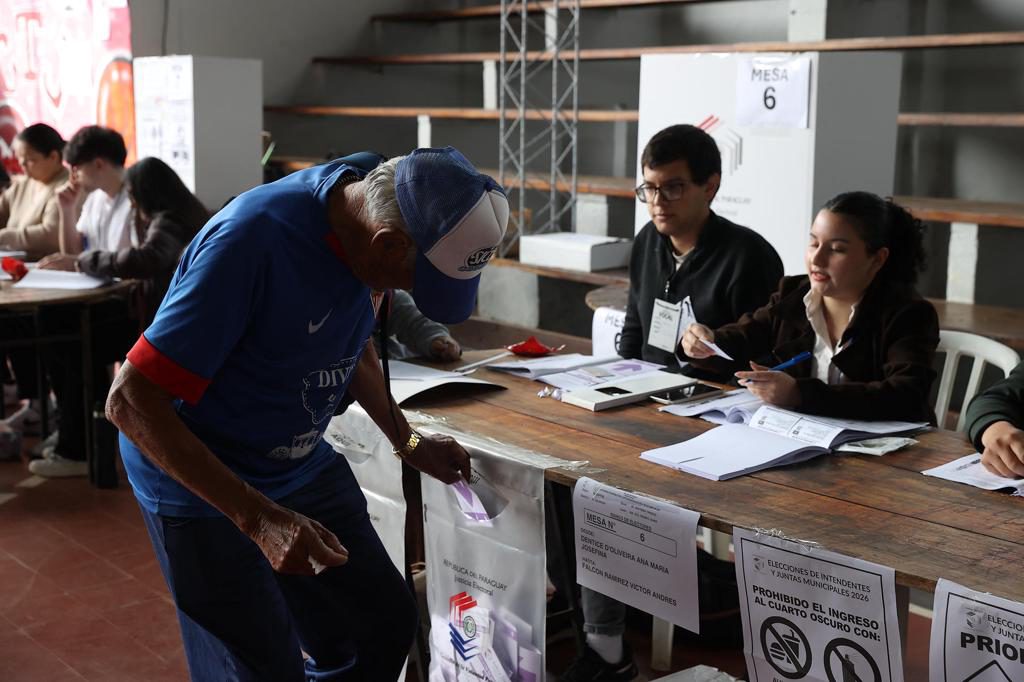 Incidentes menores durante una jornada «normal» de elecciones municipales en Paraguay