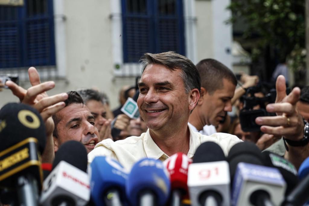 Flávio, el heredero de Jair Bolsonaro que se medirá a Lula en la segunda vuelta