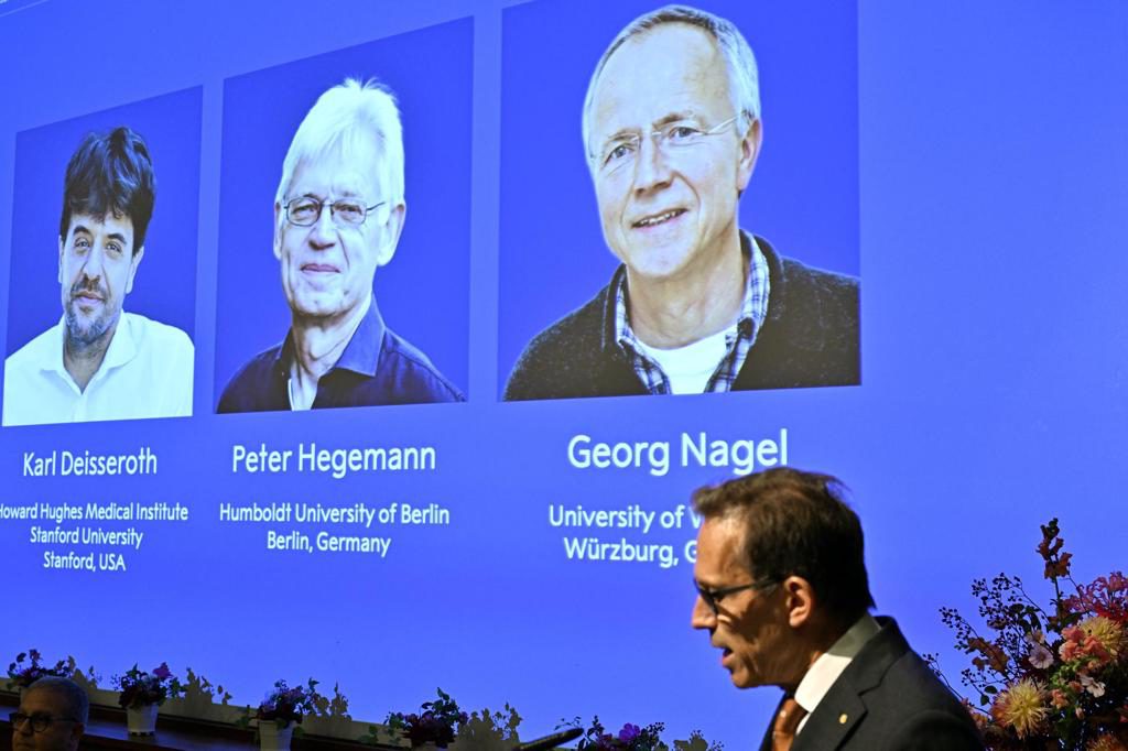 El Nobel de Medicina para Deisseroth, Hegemann y Nagel por sus descubrimientos en optogenética