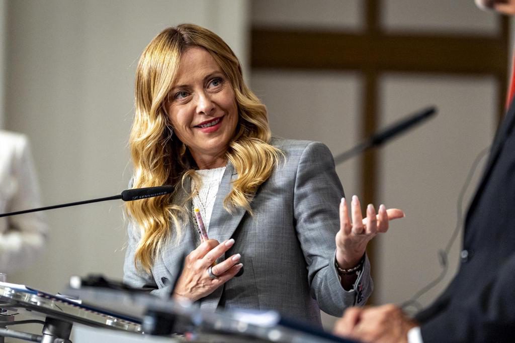 Meloni patenta su propia voz para evitar eventuales clones y montajes de IA