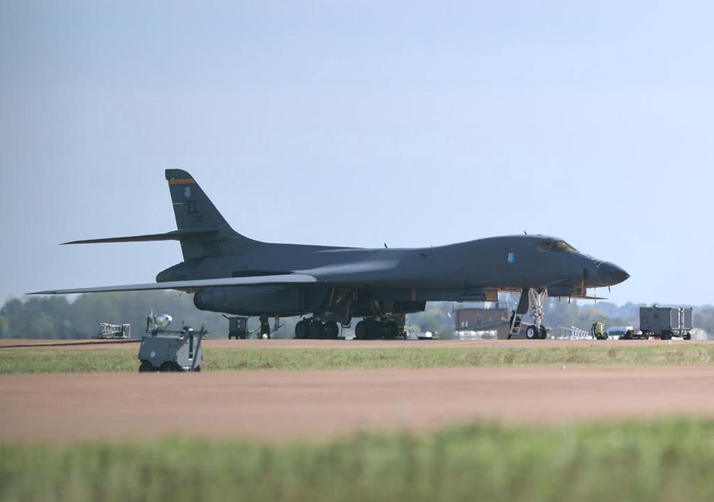 EE.UU. confía en «la seguridad» de la base en el Reino Unido pese a retirar bombarderos