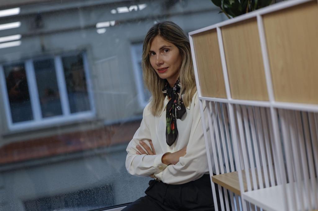Paula Klein, ganadora del Lumen de novela: «Todos nos contamos una ficción en la pareja»