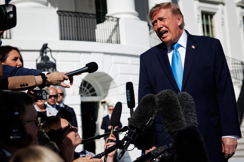 Trump califica de «gran victoria» la ventaja de Bolsonaro y prevé segunda vuelta reñida