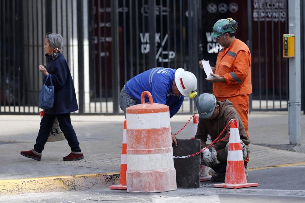 Contracción económica y «problemas estructurales» paralizan el empleo en Chile