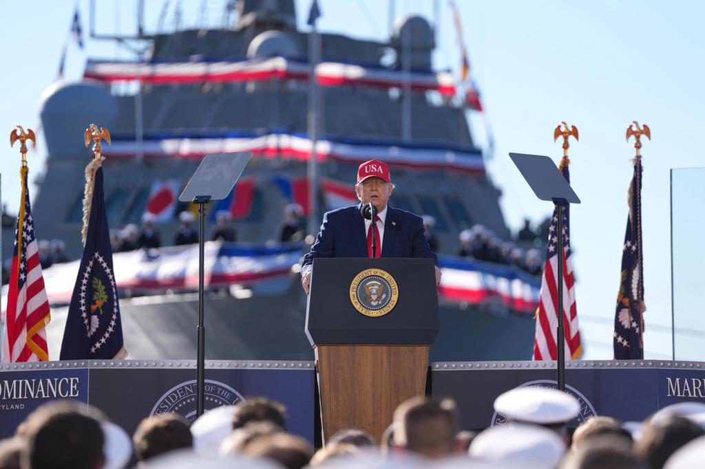 Trump anuncia plan por 6.600 millones de dólares para expandir fabricación de submarinos