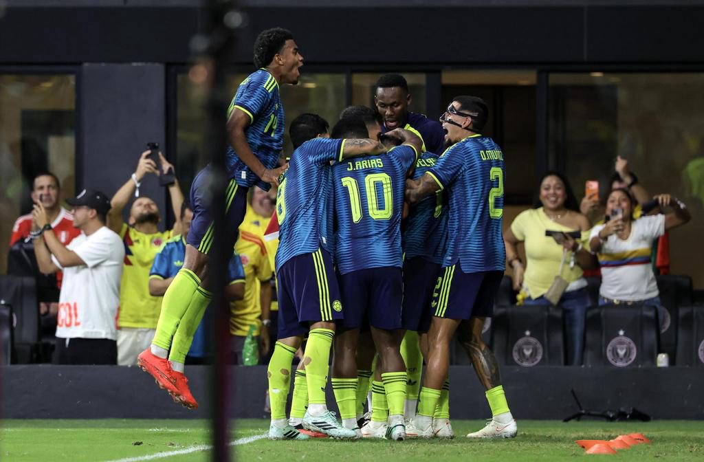 2-0. Colombia levanta cabeza y hunde a Perú en la incertidumbre