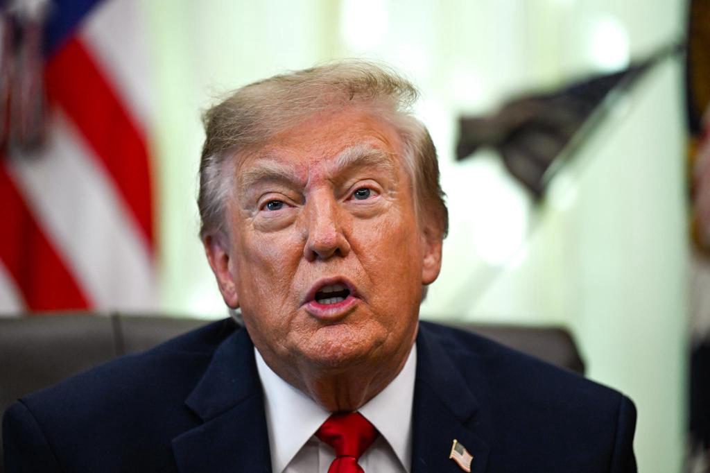 Justicia prorroga hasta el lunes la suspensión al veto de Trump a CNN, MS NOW y Politico