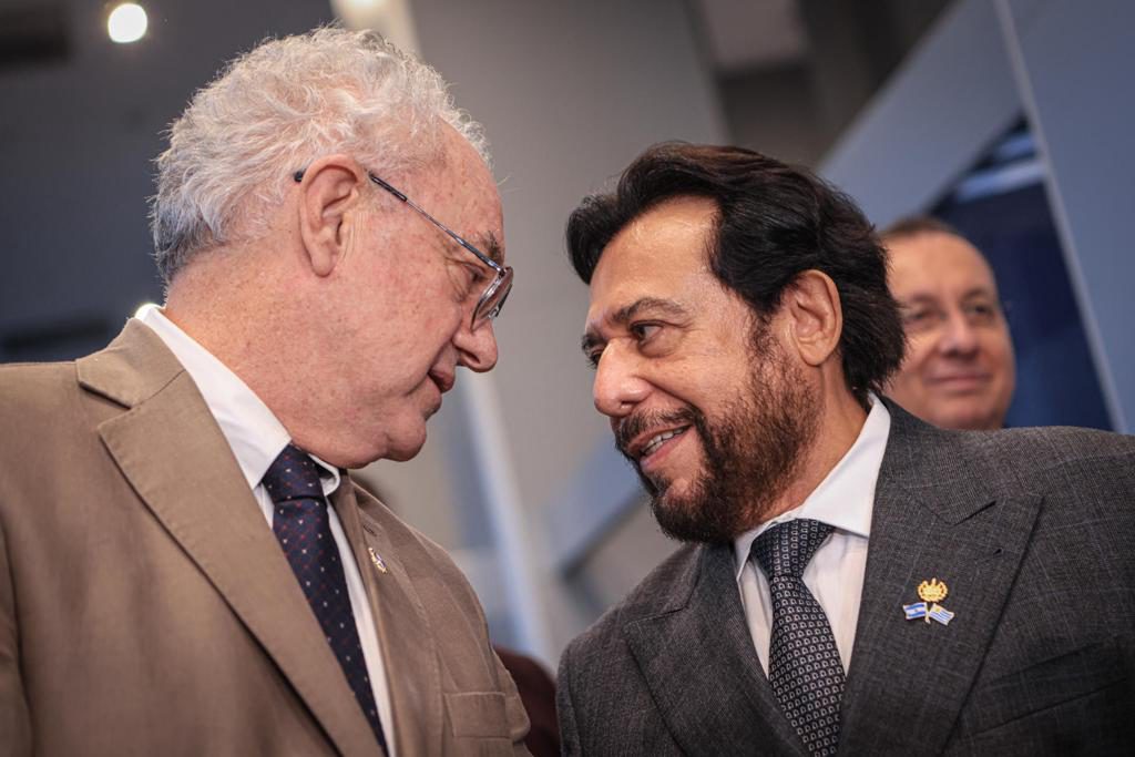 Sanguinetti recibe al vicepresidente de El Salvador y destaca la aprobación de su Gobierno