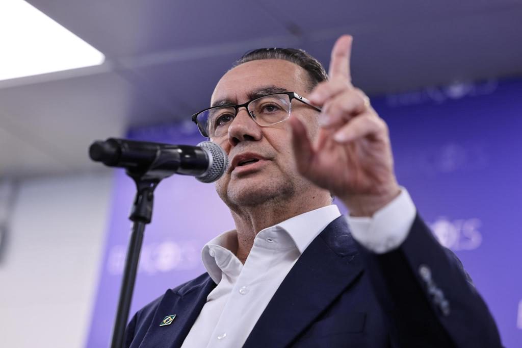 El tercer candidato con más votos en la primera vuelta anuncia su apoyo a Flávio Bolsonaro