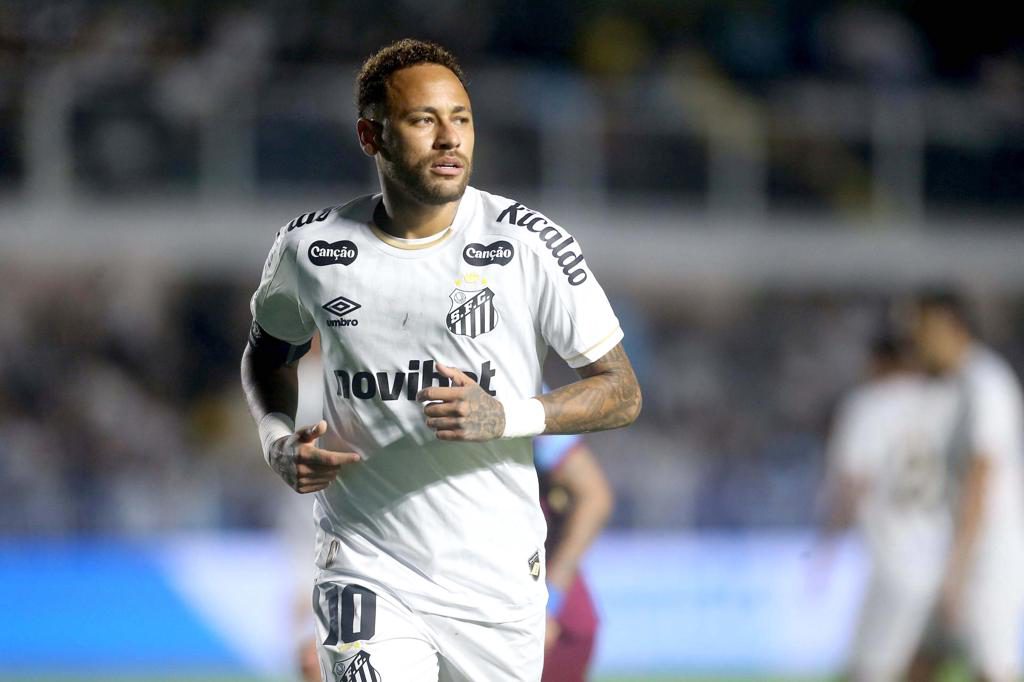 Dos goles de Neymar llevan al Santos a remontar ante el Flamengo y empatar 2-2