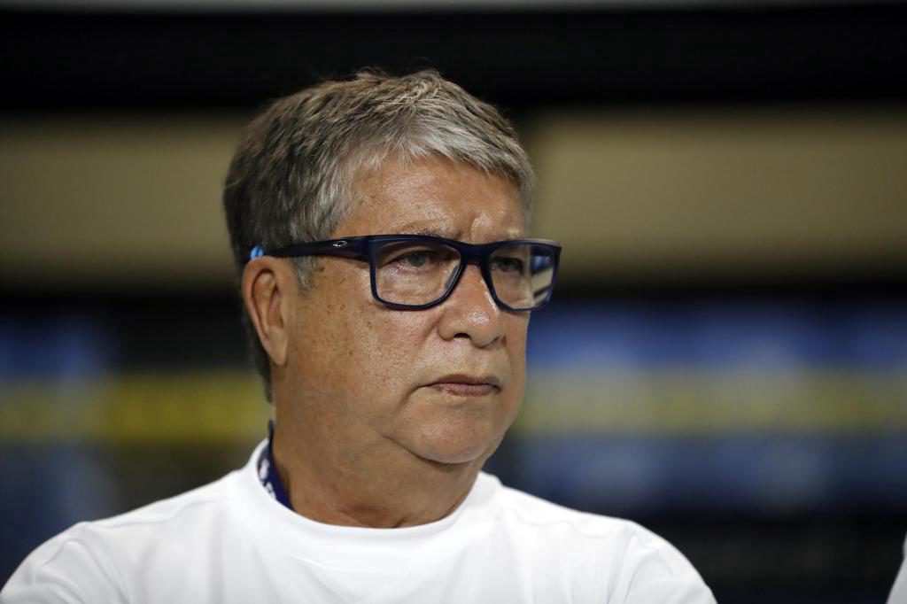 El colombiano ‘Bolillo’ Gómez se queda al frente de la Selección de El Salvador