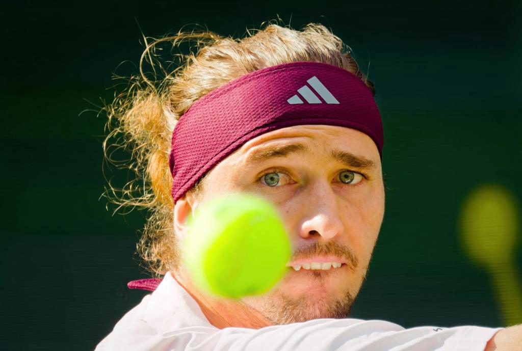Zverev se impone en Shanghái al invitado local Wu Yibing para pasar a la tercera ronda