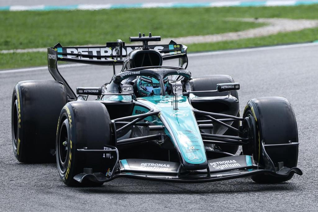 Russell, por delante de Leclerc y de Norris en el único libre de Singapur